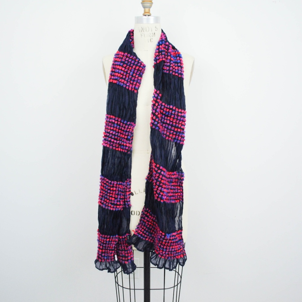 ❤️3/$29 V. Fraas Scarf Knit Crinkled Texture Artsy